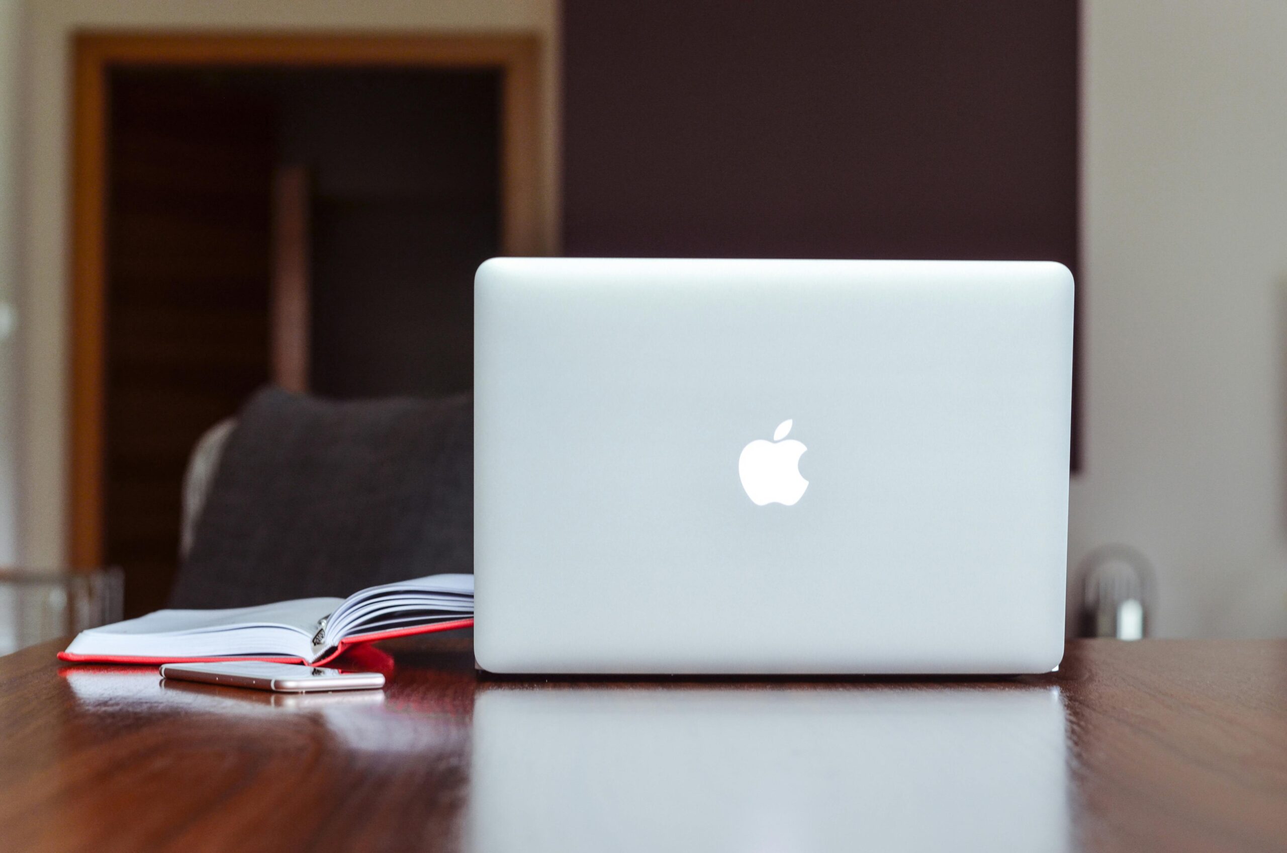 Read more about the article Apple 2025 MacBook Air 15-inch Laptop with M4 chip: Built for Apple Intelligence, 15.3-inch Liquid Retina Display, 16GB Unified Memory, 256GB SSD Storage, 12MP Center Stage Camera, Touch ID; Sky Blue